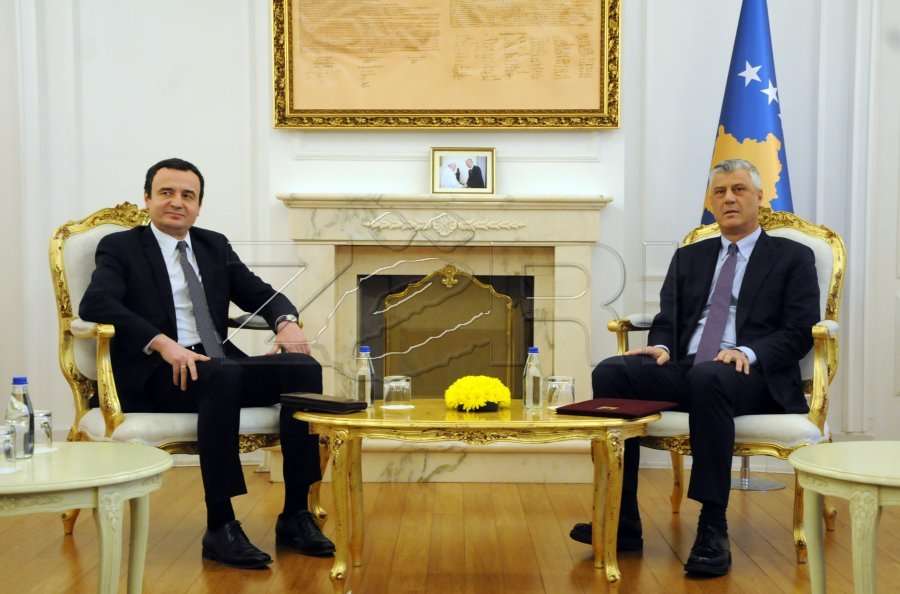 Presidenti sot mund ta mandatojë Kurtin, por po frikësohet se hyn në lojën e LVV-së