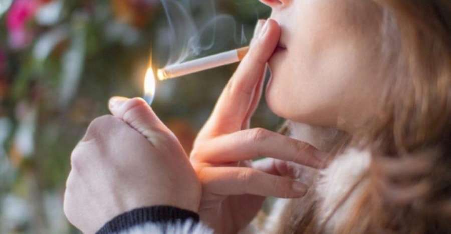 Shefi u jep ekstra pushim punëtorëve që nuk pinë cigare