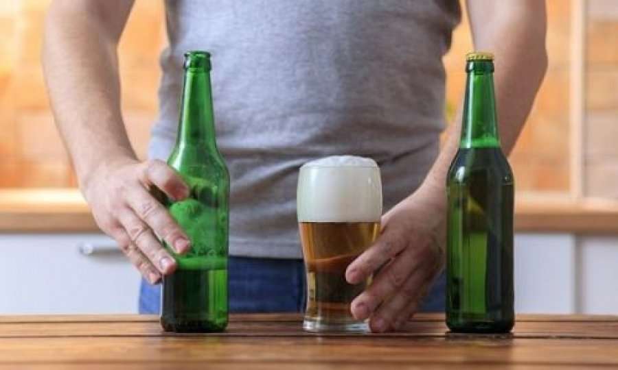 Personat me këto gjene e shijojnë alkoolin më shumë se ç’duhet