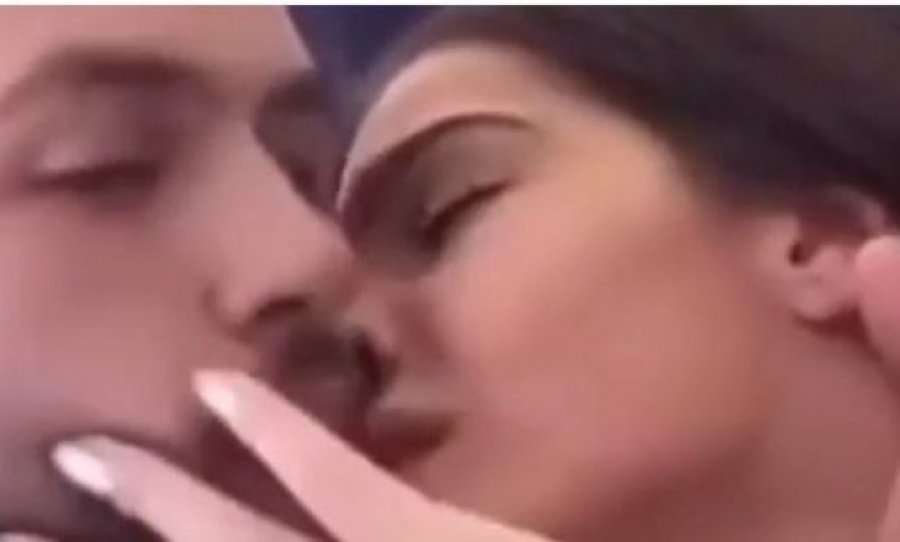 Lajmërohet djali që shihet duke u puthur me Arbenitën thotë se ju ka hakuar llogaria në Snapchat