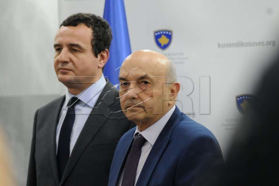 VV e LDK në heshtje, a u 'shkruan' në viber sot Kurti e Mustafa?