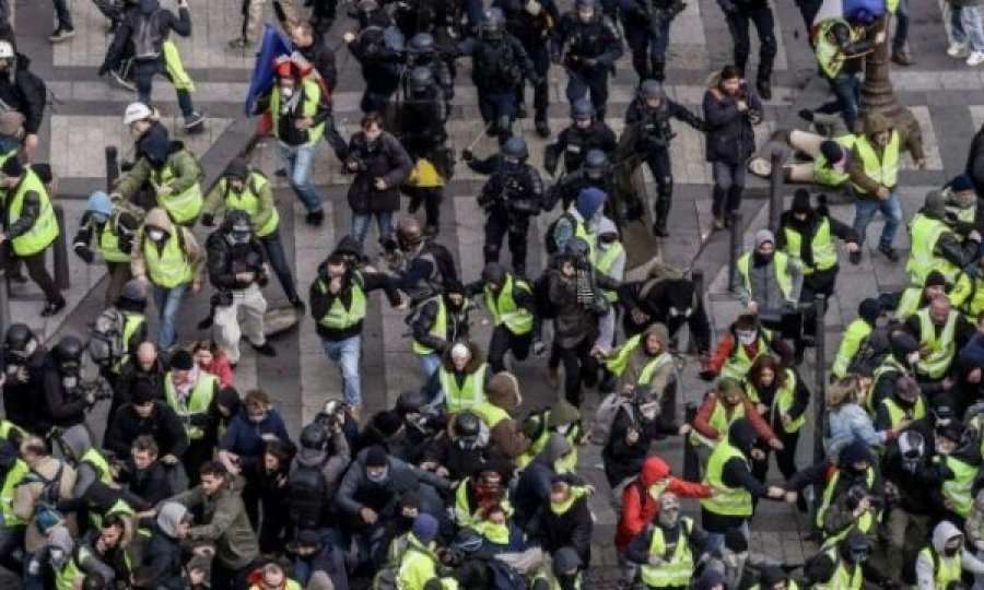 Rikthehet protesta e jelekverdhëve në Paris, dhjetëra të arrestuar