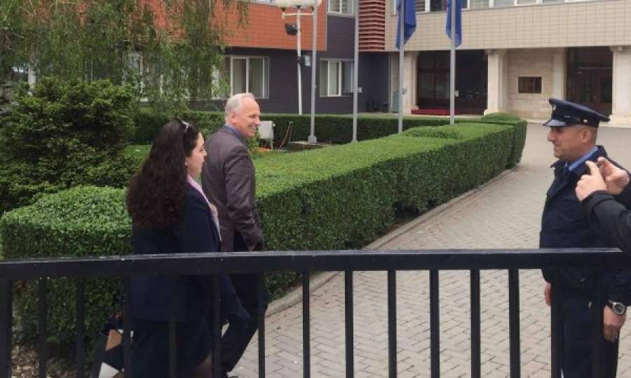Deputeti i LDK-së : Nuk e shkarkojmë Konjufcën, Osmani e ka përkrahjen e deputetëve