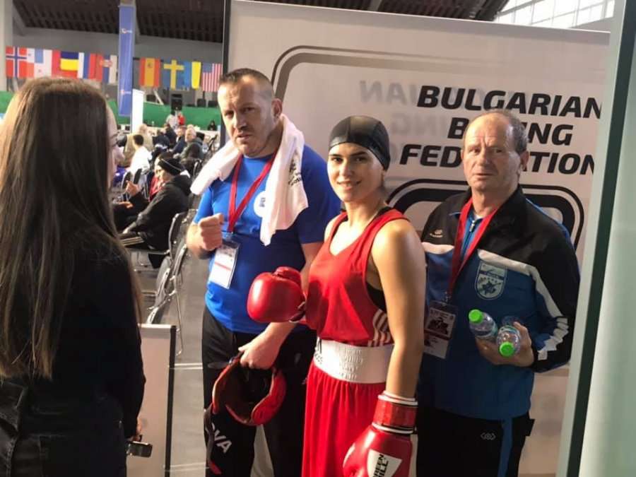 Për arsye shëndetësore, Donjeta Sadiku mposhtet nga boksierja italiane
