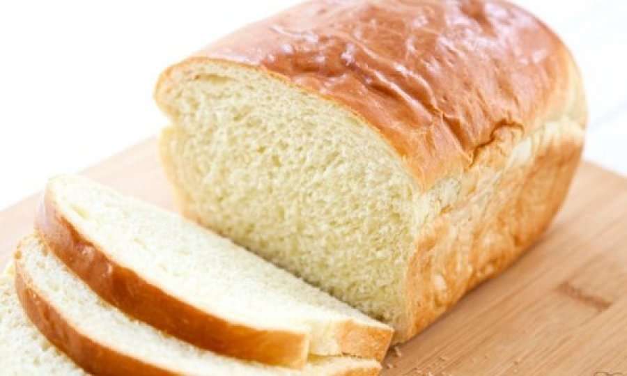 A shtojmë me të vërtetë peshë nga buka e bardhë?