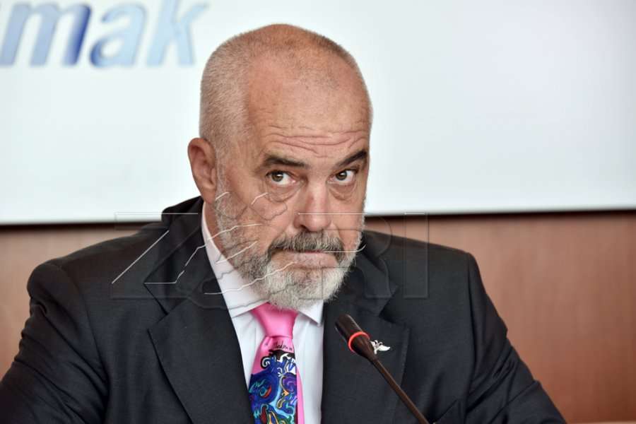 Rama Vuçiqit: Ti mund të shkosh edhe në Hënë, por për shqiptarët duhet të negociosh me shqiptarët