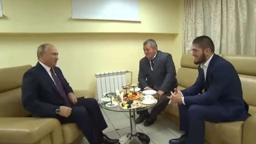 Ndërron jetë nga koronavirusi babai i Khabib Nurmagomedovit, Vladimir Putini kishte kërkuar trajtim të veçantë për të
