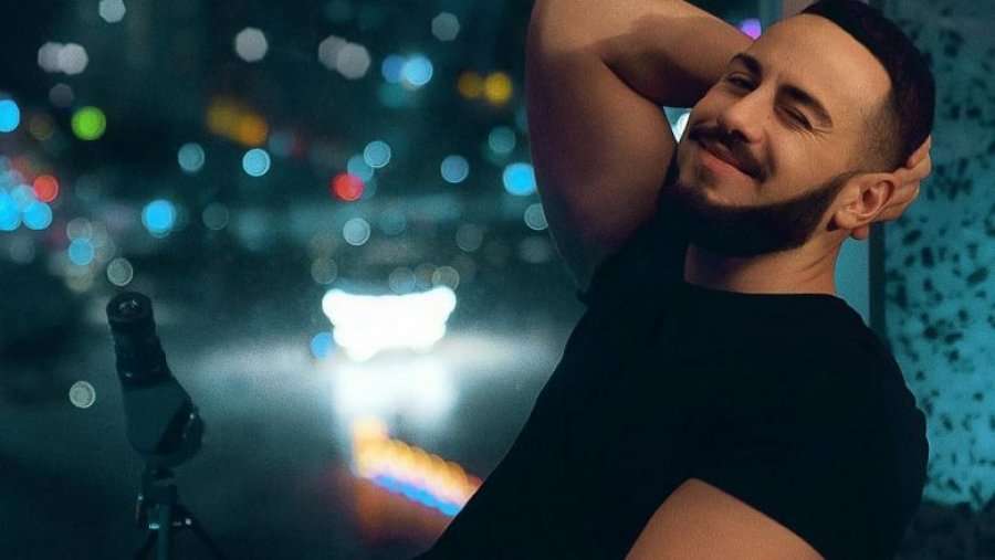 Capital T publikon këngën “Money”