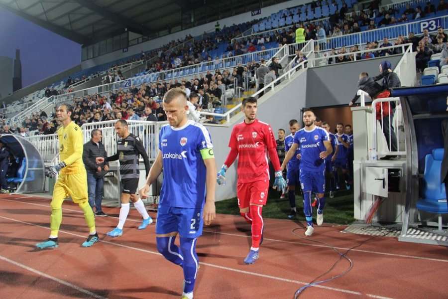 Përkundër orës policore, derbi FC Prishtina - Drita mund të luhet nën ndriqimin e reflektorëve