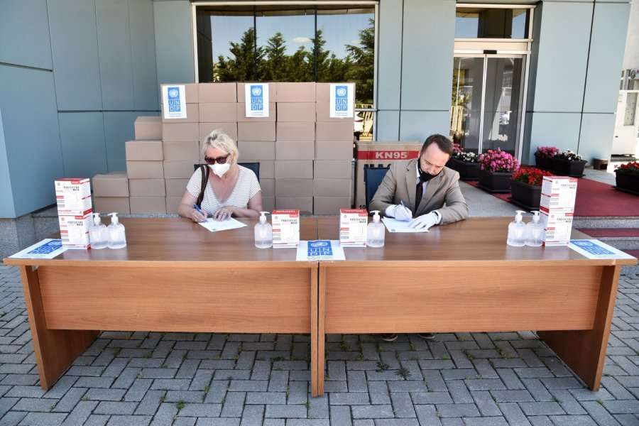 UNDP-ja dhuron artikuj mbrojtës anti-COVID për institucionet e Kosovës