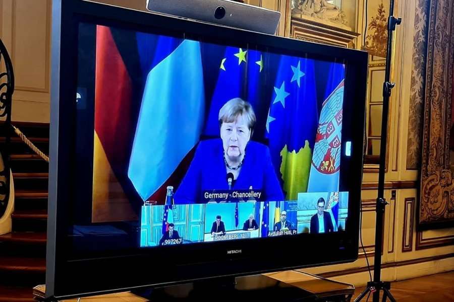 Vuçiq: Pala shqiptare doli me kërkesa të pakuptimta në Samitin e Parisit