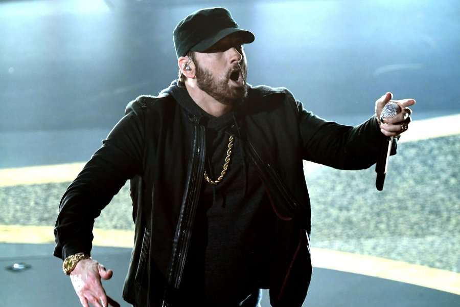 Eminem bën thirrje të përdoren maskat