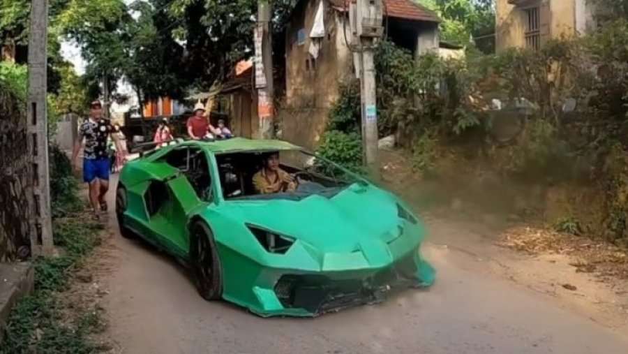 Lamborghini i bërë nga kartoni