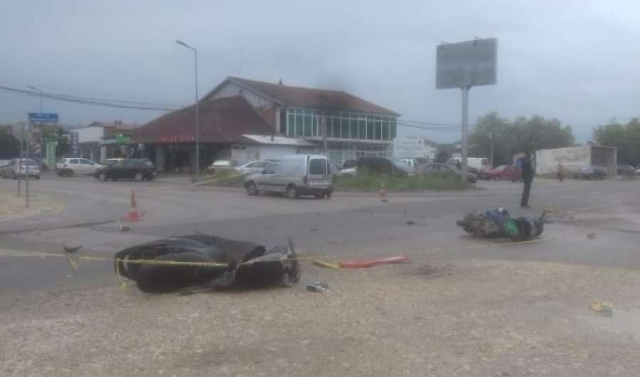 Policia jep detaje për vdekjen e 20-vjeçarit në një aksident në Komoran