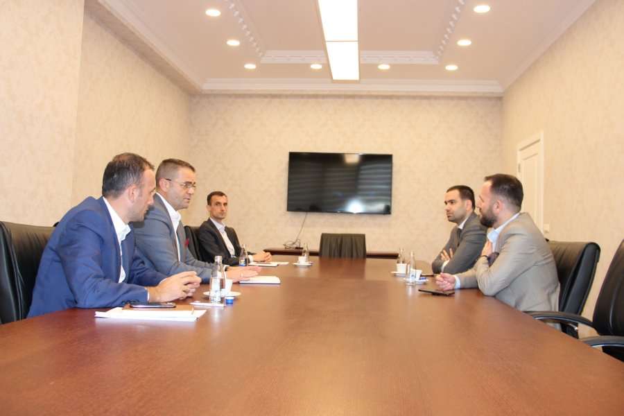 Guvernatori Mehmeti dhe odat ekonomike diskutojnë masat për mbështetjen e rimëkëmbjes së ekonomisë