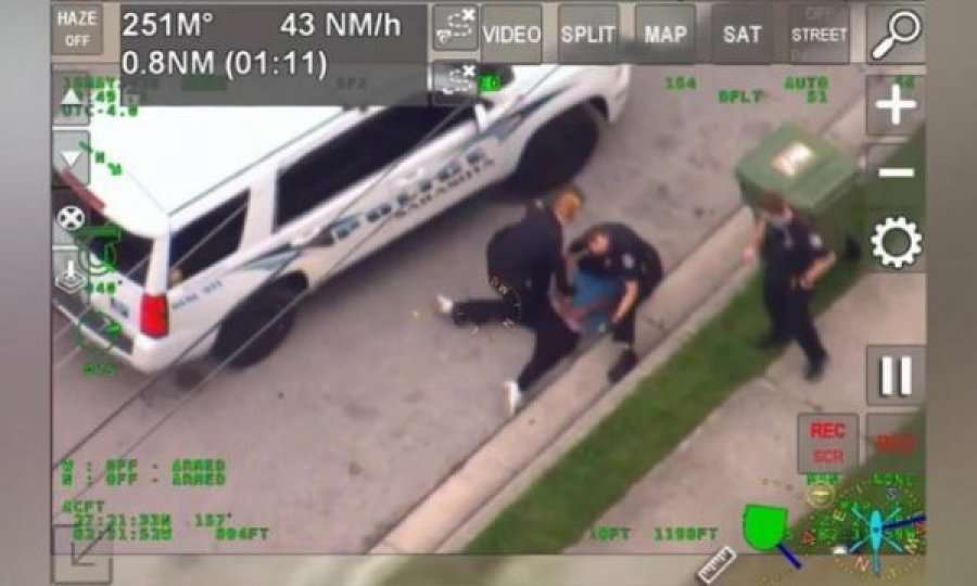 Tjetër rast, polici në Floridë ia vendos gjurin në qafë një afro-amerikani gjatë tentimit për ta arrestuar