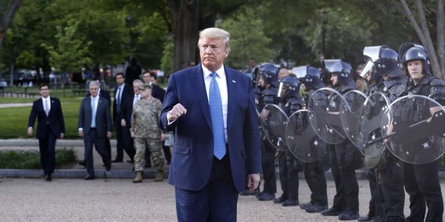Trumpi sërish në qendër të kritikave
