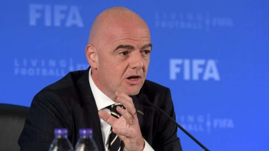 FIFA propozon bisedime për limitin e pagave dhe të transferimeve