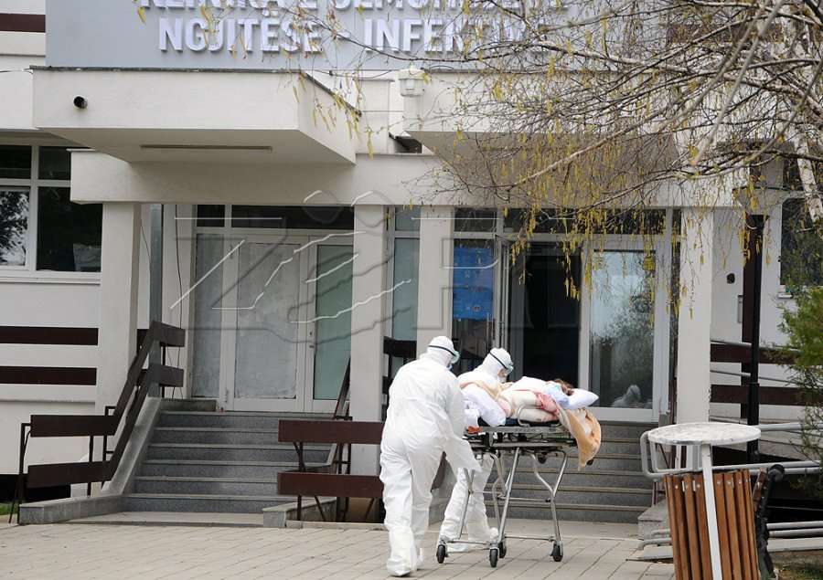 Infektiva mbushet me pacientë me koronavirus – dy në gjendje kritike