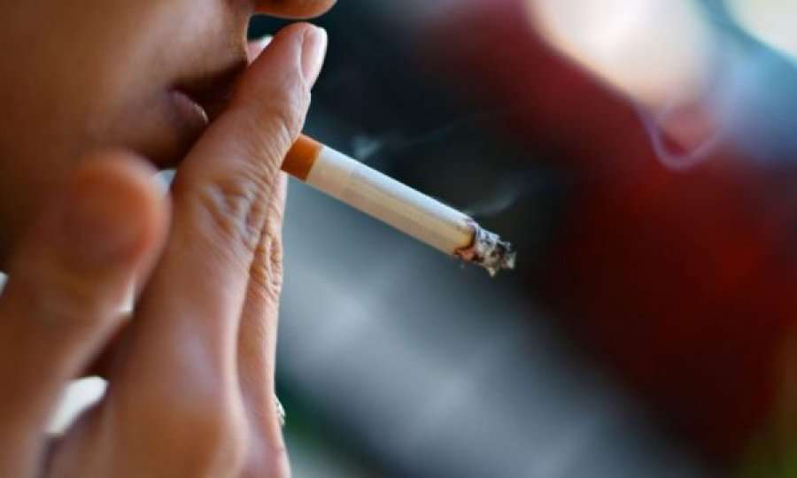 Pasojat e dëmshme nëse pini duhan kur është ftohtë