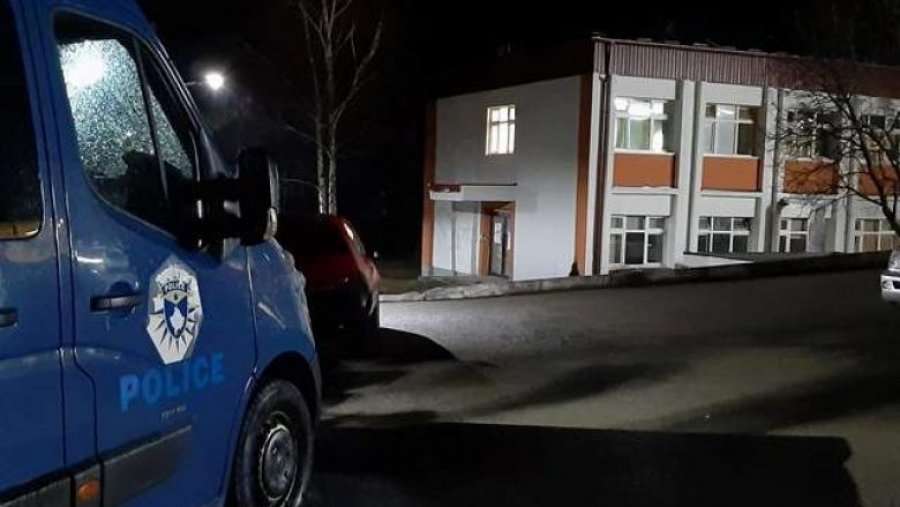 Në mesin e 8 rasteve të reja pozitiv me COVID-19, është edhe pacientja nga fshati Llugaxhi që u trajtua në Spitalin e Pejës