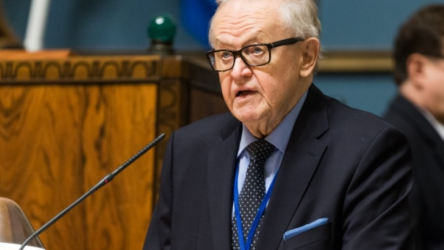 Para 13 vjetësh, Ahtisaari dorëzoi raportin për pavarësinë e Kosovës
