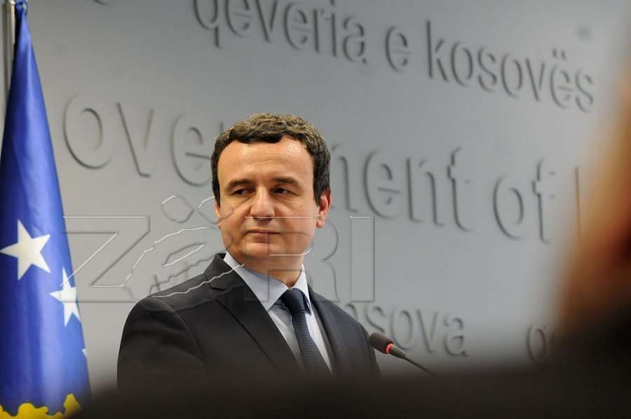 NY Times: Koronavirusi ndihmon në rrëzimin e qeverisë së Kosovës, me një ndihmë të vogël nga SHBA’ja