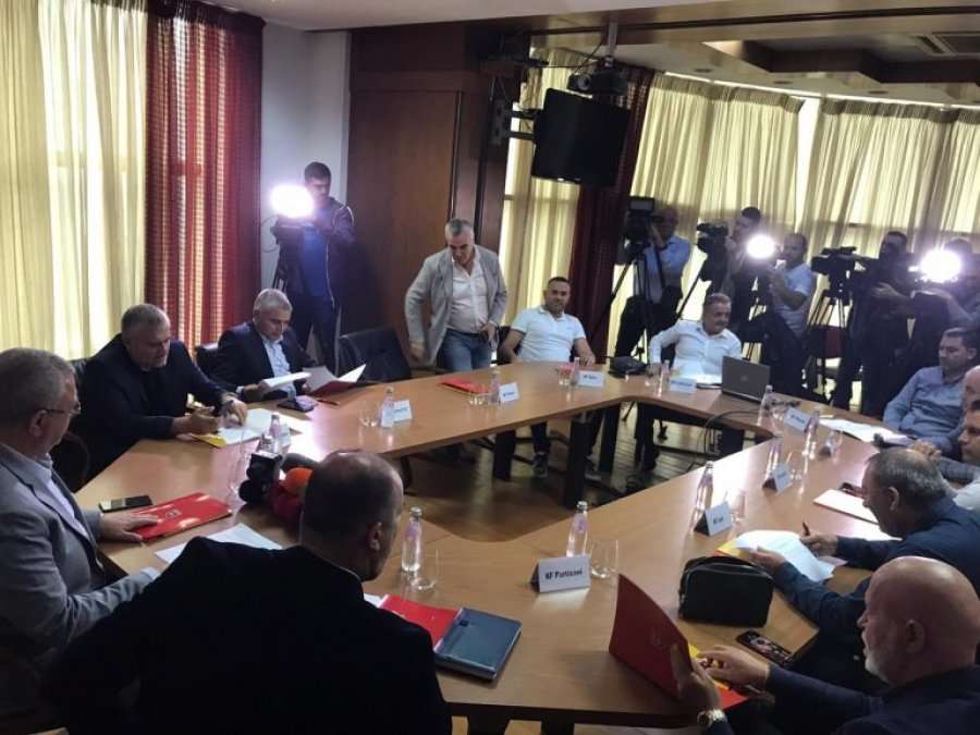 LAJMI I FUNDIT: 10 klubet të Superligës i drejtohen kryeministrit, pas krizës nga koronavirusi