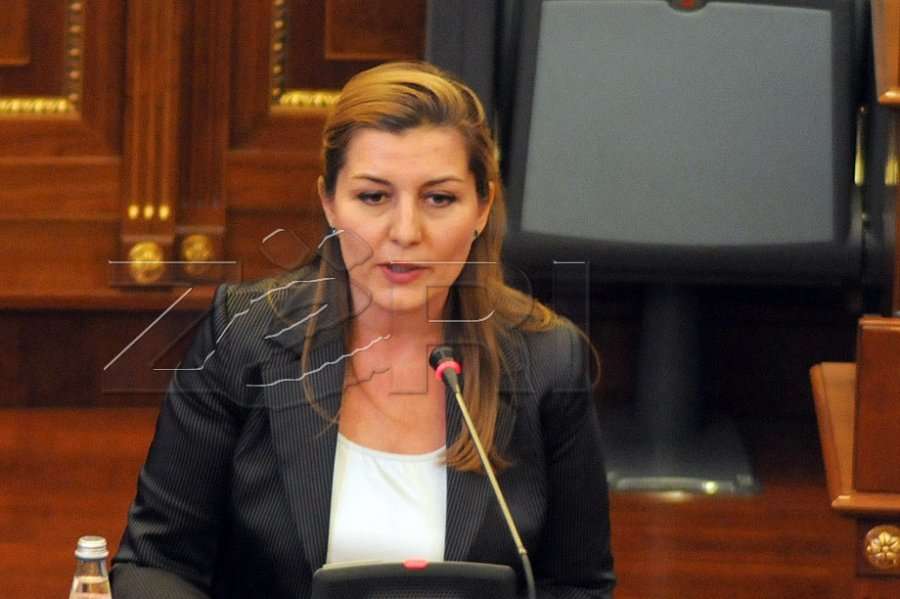 Ish-ambasadorja Lama tregon se a kishte kërkuar azil politik në Itali pas shkarkimit