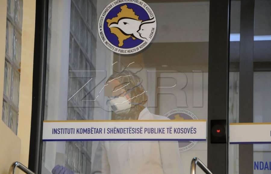 IKSHPK thotë se virusi nuk po tallet, kërkon nga qytetarët të vazhdojnë të ruhen