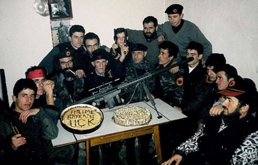 Kështu e festonte UÇK-ja Bajramin e vitit 1999