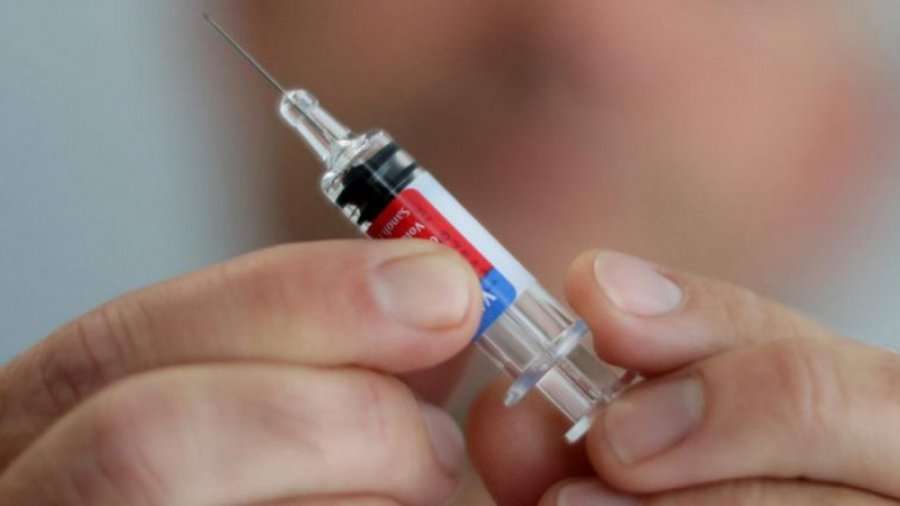 Shkencëtarët, skeptikë nëse duhet t'i besohet vaksinës së zhvilluar nga Rusia