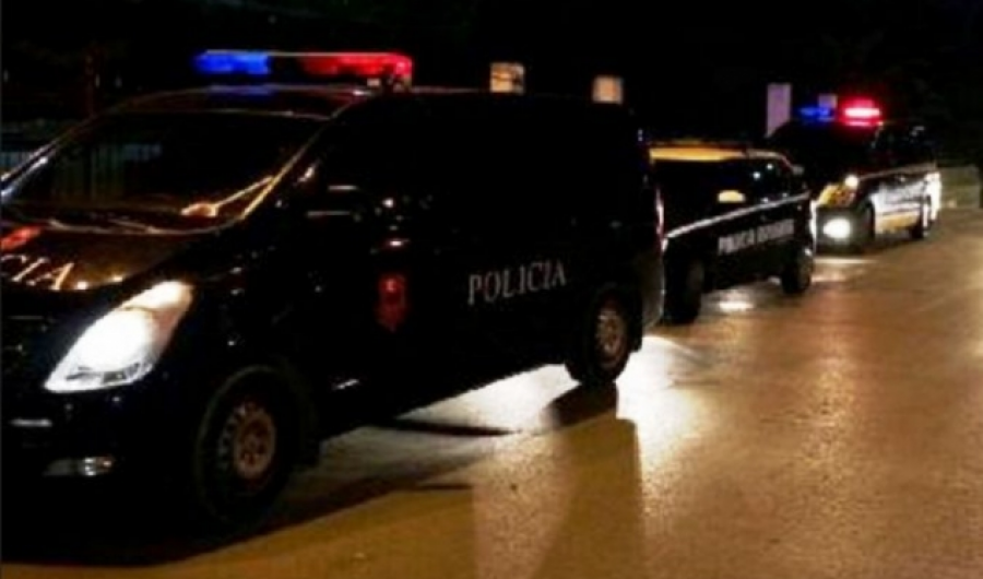 Plagoset një 28-vjeçar në Shijak