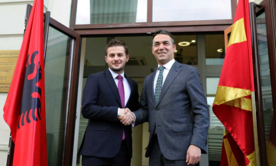 Dimitrov falënderon diplomatët shqiptarë në gjuhën shqipe