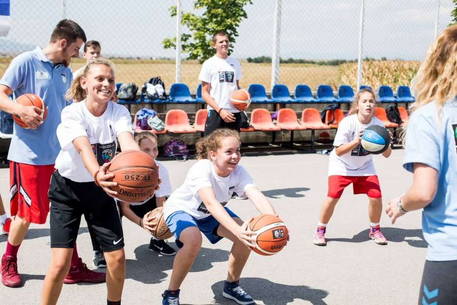 FBK-ja përgatit udhëzuesin për rikthim në fushat e basketbollit