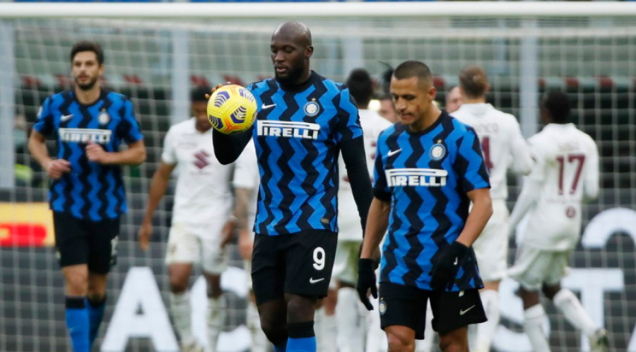 Interi triumfon me shumë vështirësi ndaj Torinos, Lukaku protagonist në përmbysjen e rezultatit