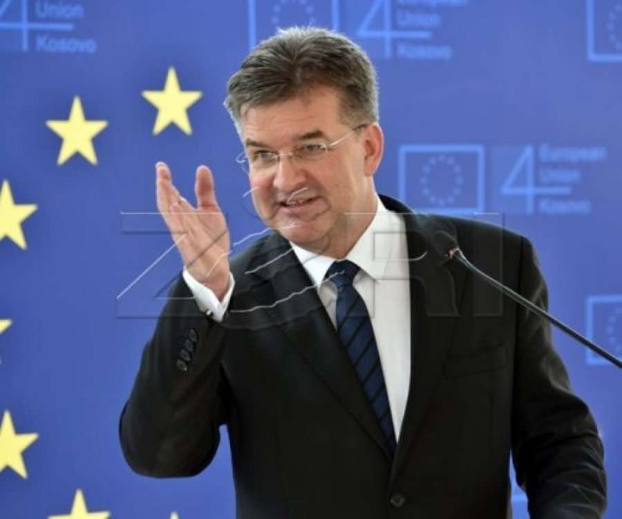 Pasi shkaktoi rrëmujë në Kosovë, Lajçak thotë se edhe Serbia duhet ta ndryshojë Kushtetutën e saj