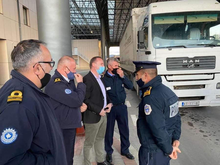 Kosova shton kontrollet në pikat kuftiare pas rritjes së rasteve me COVID-19 në shtetet fqinje