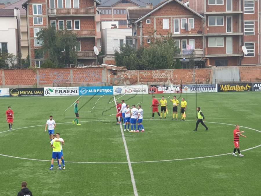 Llapi - Arbëria, përleshje në tribuna pas pjesës së parë