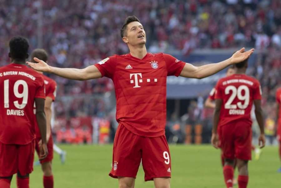 Bayern Munich vazhdon me fitore të thellë, shkëlqen Lewandowski me tre gola