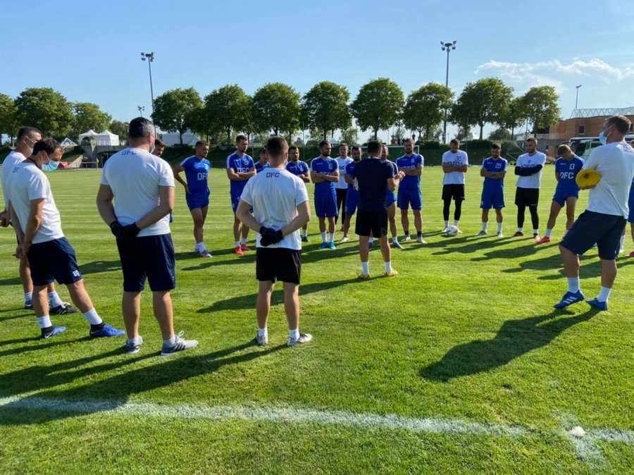 Futbollistët e Dritës testohen për COVID-19, të gjithë dalin negativë