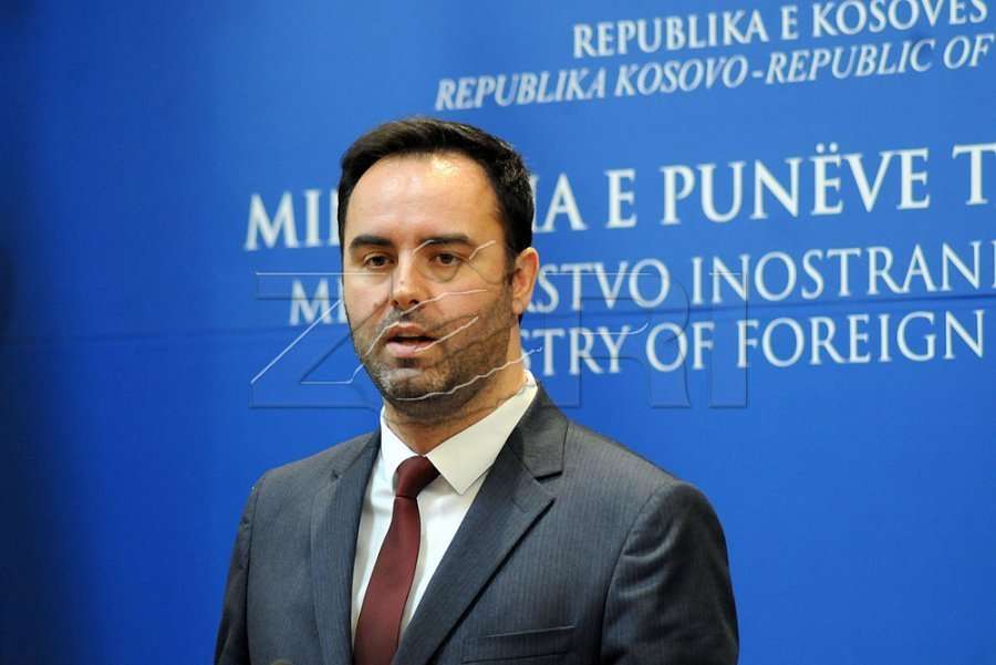 Konjufca mohon akuzat e ministres Haradinaj-Stublla për mosveprim në rastin e tërheqjes së njohjes nga Sierra Leone
