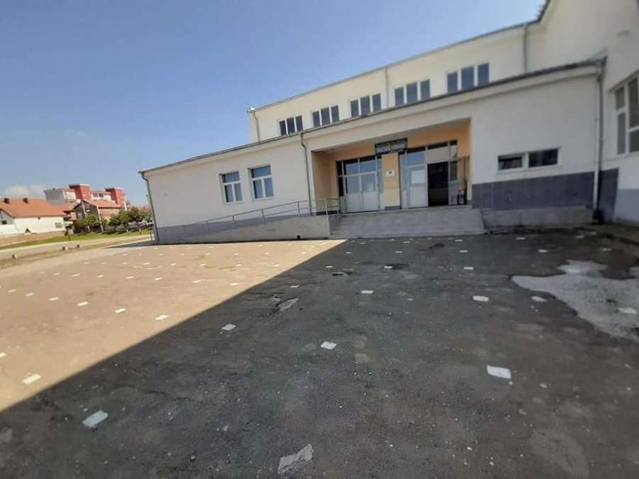 Mbyllet një shkollë në Vushtrri pasi disa nxënës dolën pozitivë me COVID-19