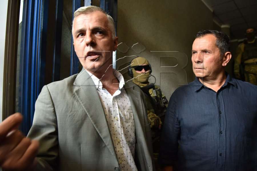Vazhdon bastisja e EULEX-it në zyrat e OVL-së, Klinaku reagon ashpër e thotë se do t’i kundërpërgjigjen edhe EULEX-it