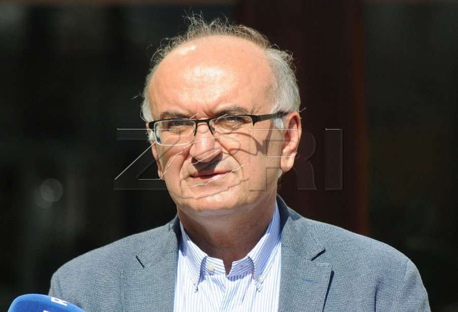 Naser Ramadani thotë se ata që i kritikuan për menaxhimin e situatës me COVID-19 do të skuqen