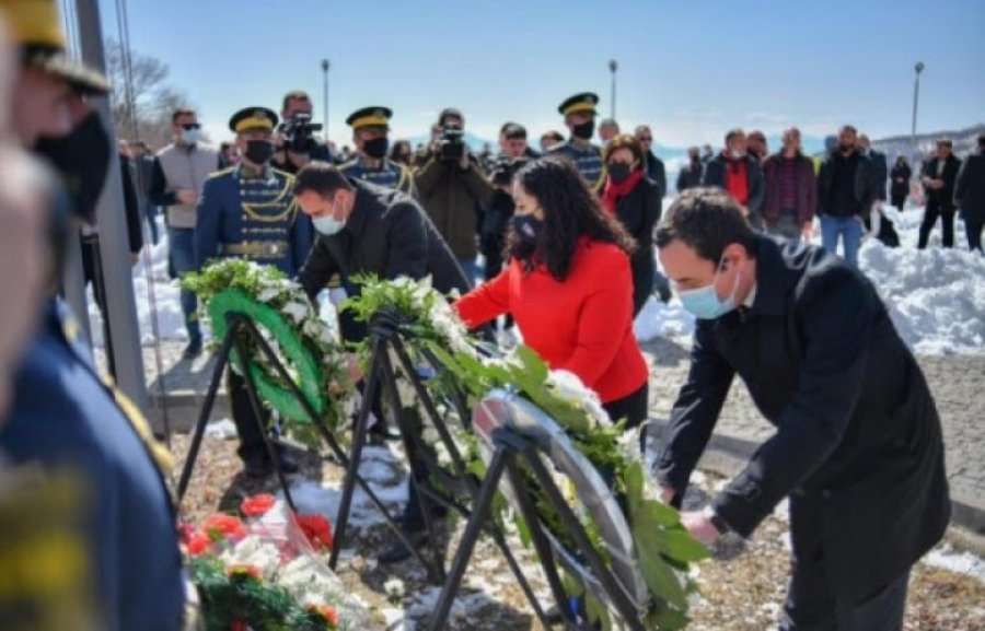 Përkujtohen dëshmorët dhe martirët në Prishtinë