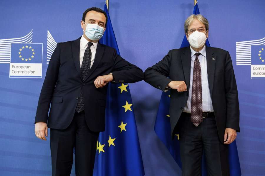 Kurti ia prezenton mundësitë e Kosovës për zhvillim ekonomik, komisionerit të BE-së për Ekonomi dhe Financa
