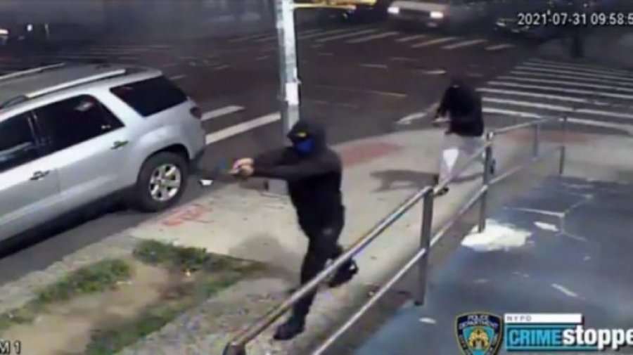 E rëndë në Nju Jork, 2 persona hapin zjarr në një turmë njerëzish, 10 të plagosur