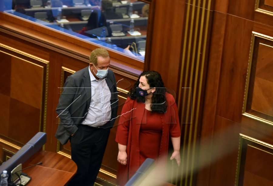 Pacolli: Pagova 90 mijë euro avionin privat që të kthehesha në Kosovë për të votuar Vjosa Osmanin si presidente