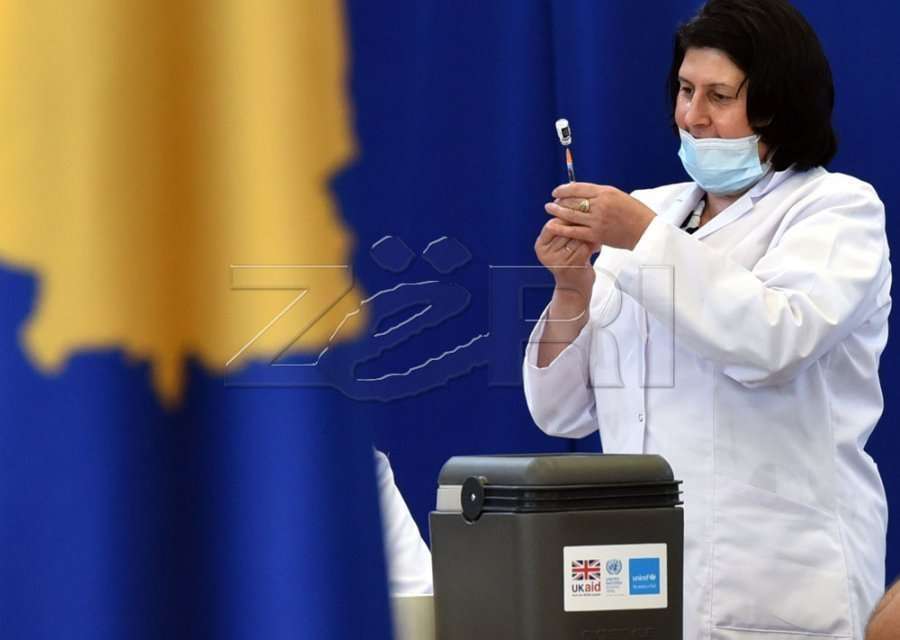 IKSHPK: Omicron-i po e shton intensitetin çdo ditë, vaksinohuni
